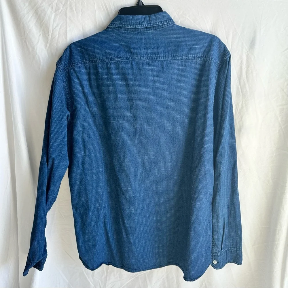Banana Republic Camden Fit Navy Blue Textured Long Sleeve Button Down Size L - Picture 3 of 4